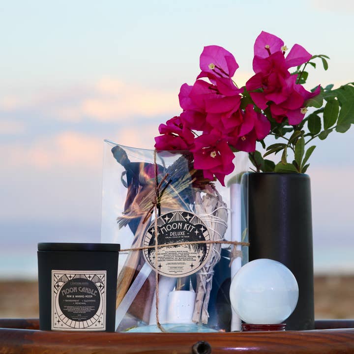 J. Southern Studio - Wholesale Jar/Filled Candle - New Moon & Waning Moon Ritual Candle with crystals and essential oils