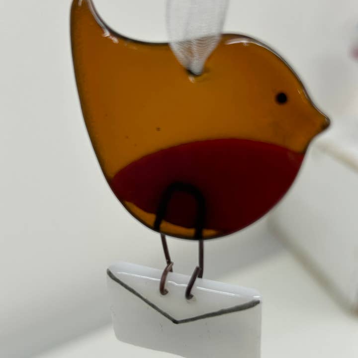 Pam Peters Designs – wholesale Ornament – Glass Robin with Letter - Mum