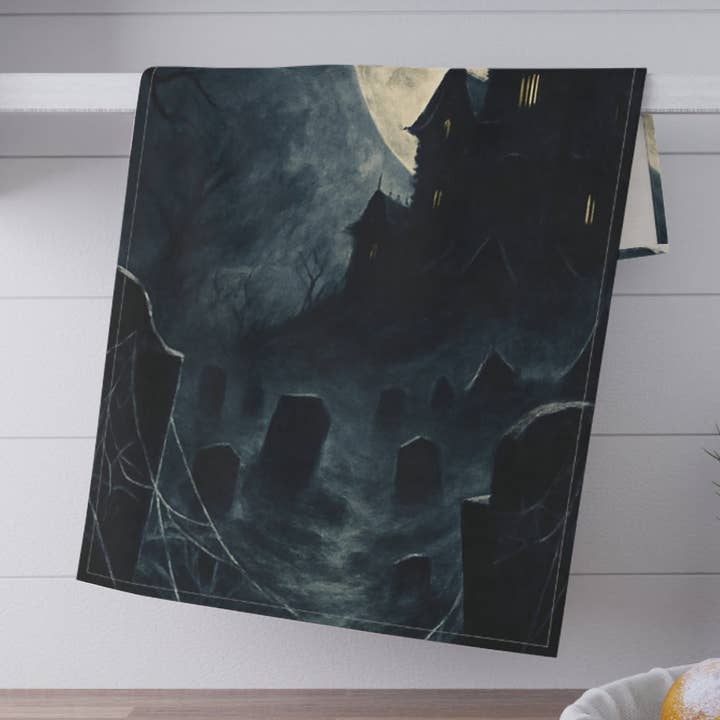 Torchon d'Halloween - Décor de cuisine effrayant, torchons de style gothique pour la vente par Digital Chaotik