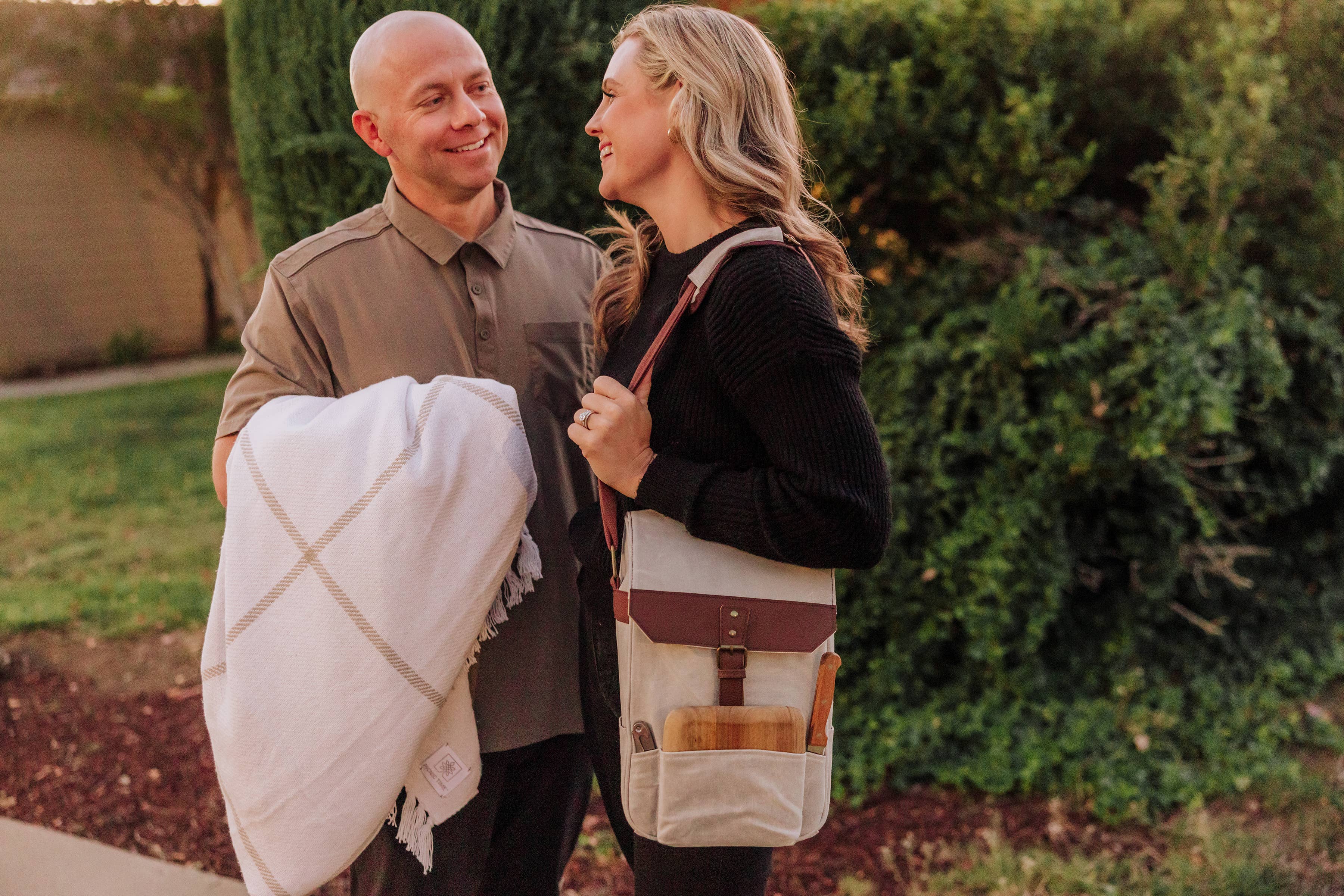 Picnic Time Family of Brands - Wholesale Cooler/Cooler Bag - 2 Bottle Insulated Wine & Cheese Cooler w/ Cheese Kit2