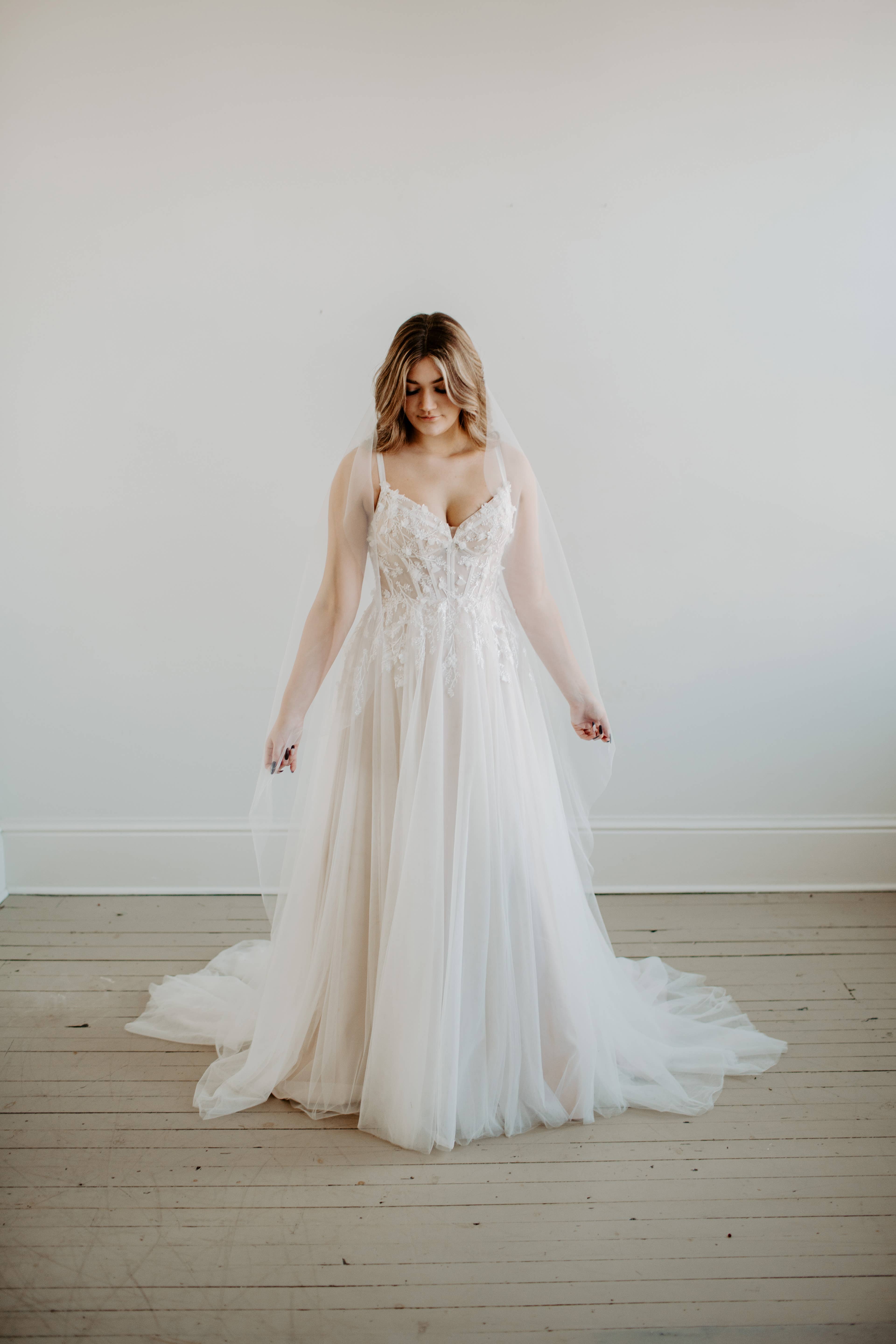 Ruffled Rose Veils - Wholesale Veil - Women's - Soft Minimal Chapel Veil (85 Inches)3