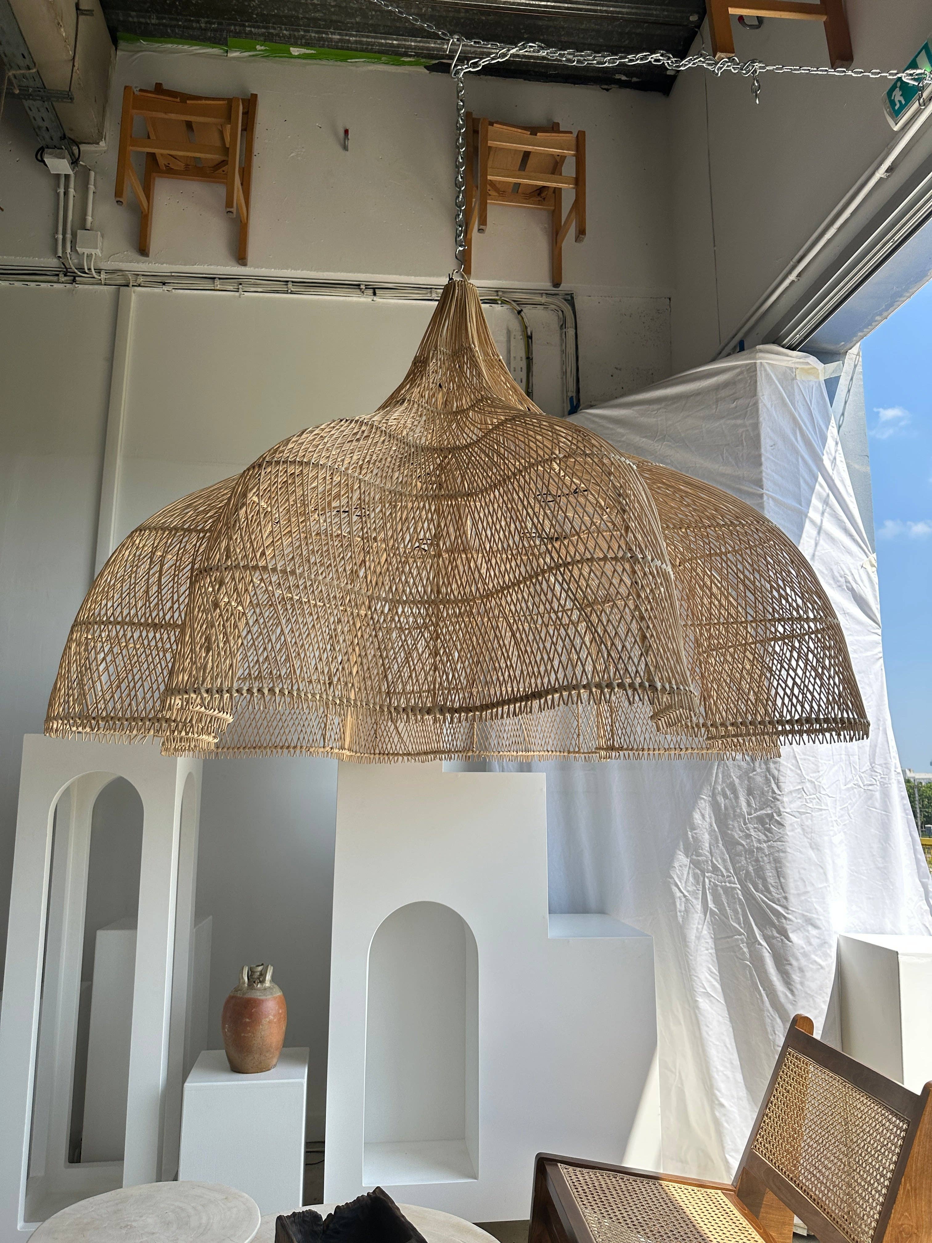Office Objets - Wholesale Chandelier/Hanging Light - Immense rattan suspension in the shape of a flower, tulip, corolla H:1m; D:1m50167