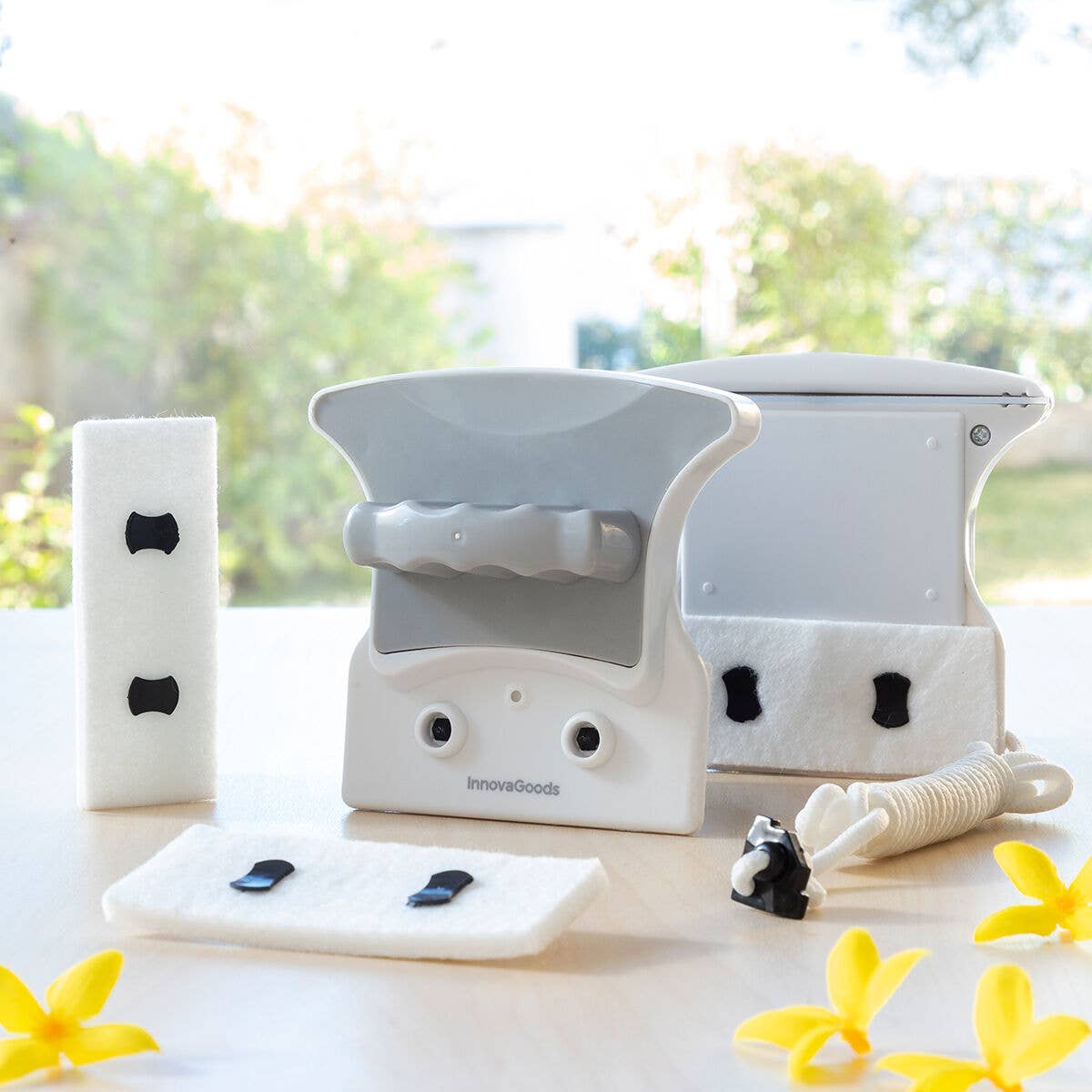 InnovaGoods - Wholesale Glass Cleaner - InnovaGoods Magly Magnetic Window Cleaner2