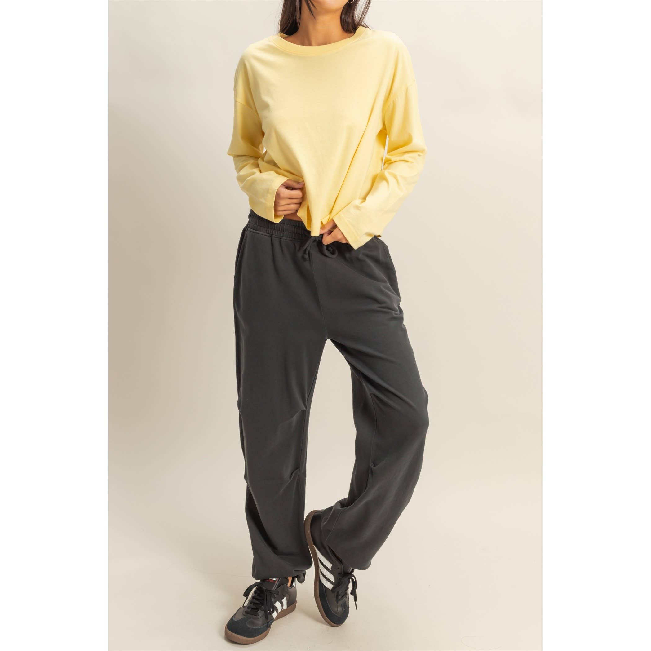 HYFVE - Venta al por mayor Pantalones de chándal/cómodos - Mujer - Pantalones de chándal plisados de cintura alta con cordón2