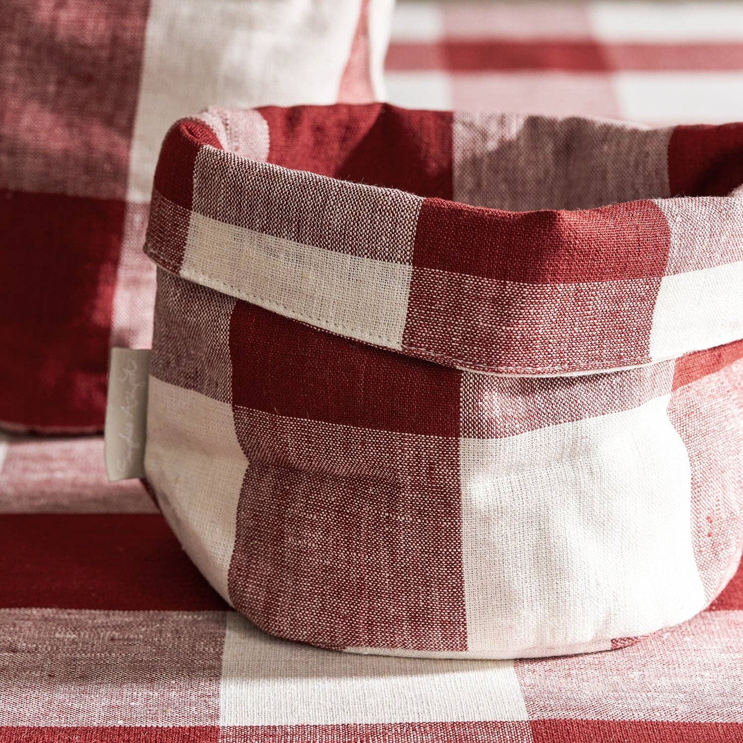 Sophie Allport – wholesale Bread box – Rustic Red Gingham Linen Bread Baskets (Set of 2)1