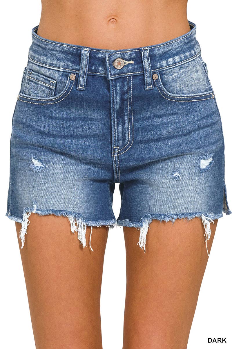 42POPS – Großhandel Shorts – Damen – 42POPS hochgeschnittene Denim-Shorts mit rohem, ausgefranstem Saum1
