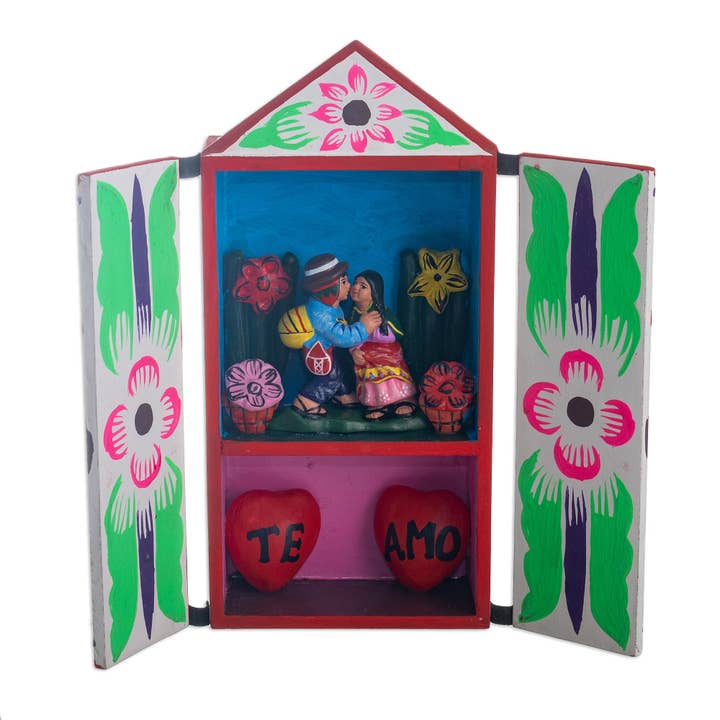 Novica Handgefertigtes Tea Amo Retablo aus Holz und Keramik für den Großhandel von NOVICA