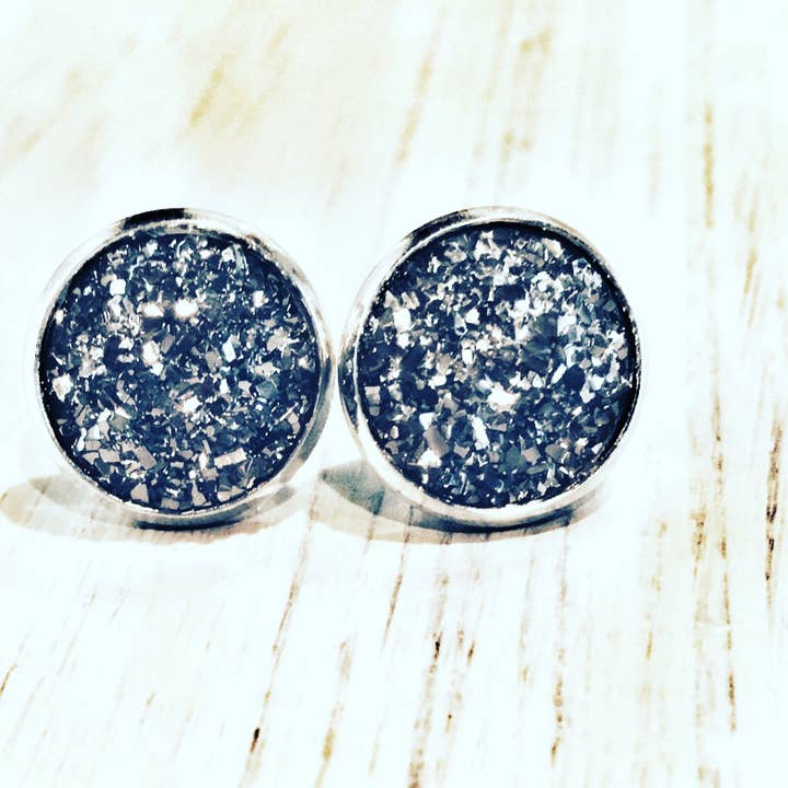 Orecchini a perno in argento grafite per la vendita all'ingrosso da parte di JAG/ged Edge Jewelry