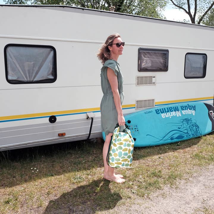 Ikuri - Venta al por mayor Bandolera - Mujer - Bolsa seca impermeable para SUP y surf Bosque6