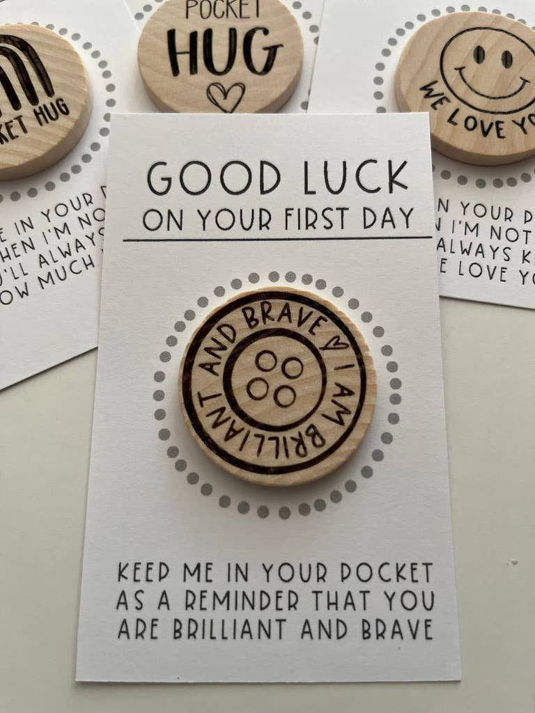Handmade by Hammero - Vente Jeton/pièce de collection - Retour à l'école câlin de poche, bouton courageux et sourire5