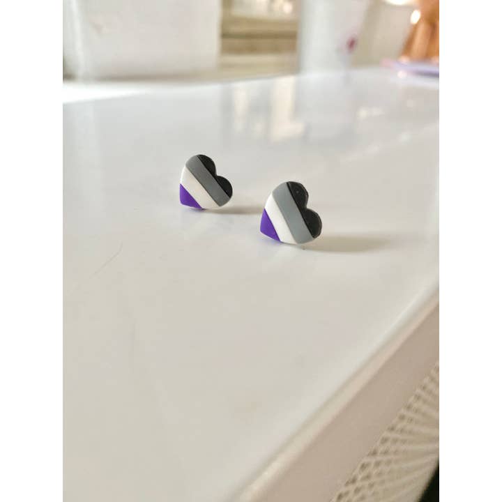 Eflie – wholesale Solitärörhängen – Asexuell flagga dinosaurie & hjärta LGBT Pride Stud örhängen2