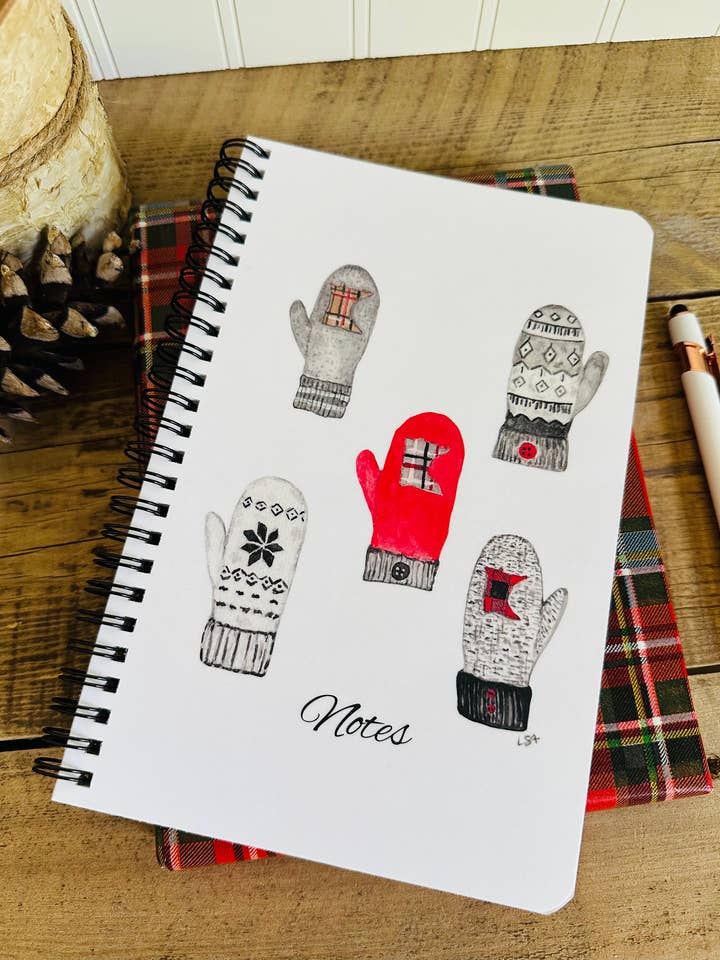 Journal à couverture souple illustré à l'aquarelle Minnesota Mittens pour la vente par LSA-studio