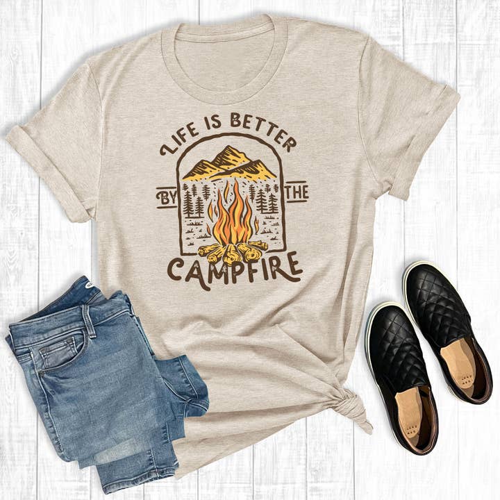 La vie est meilleure par le feu de camp pour la vente par The Way Down South