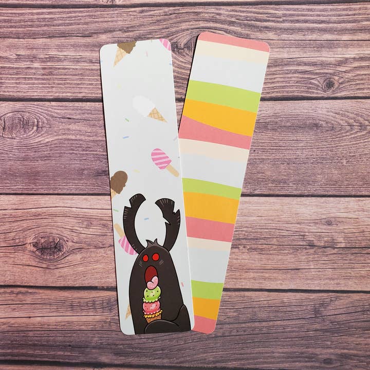 Segnalibro Mothman che mangia un gelato 2x8 per la vendita all'ingrosso da parte di Salt Birch