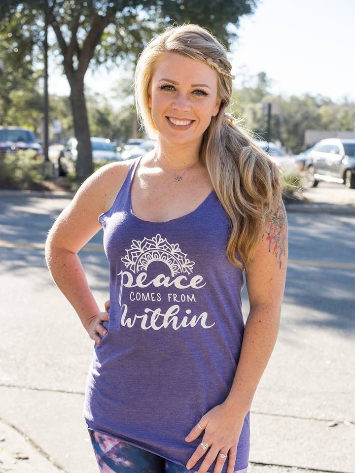 Canotta da donna Spiritual Mantra | La pace viene dall'interno per la vendita all'ingrosso da parte di Violet Lotus