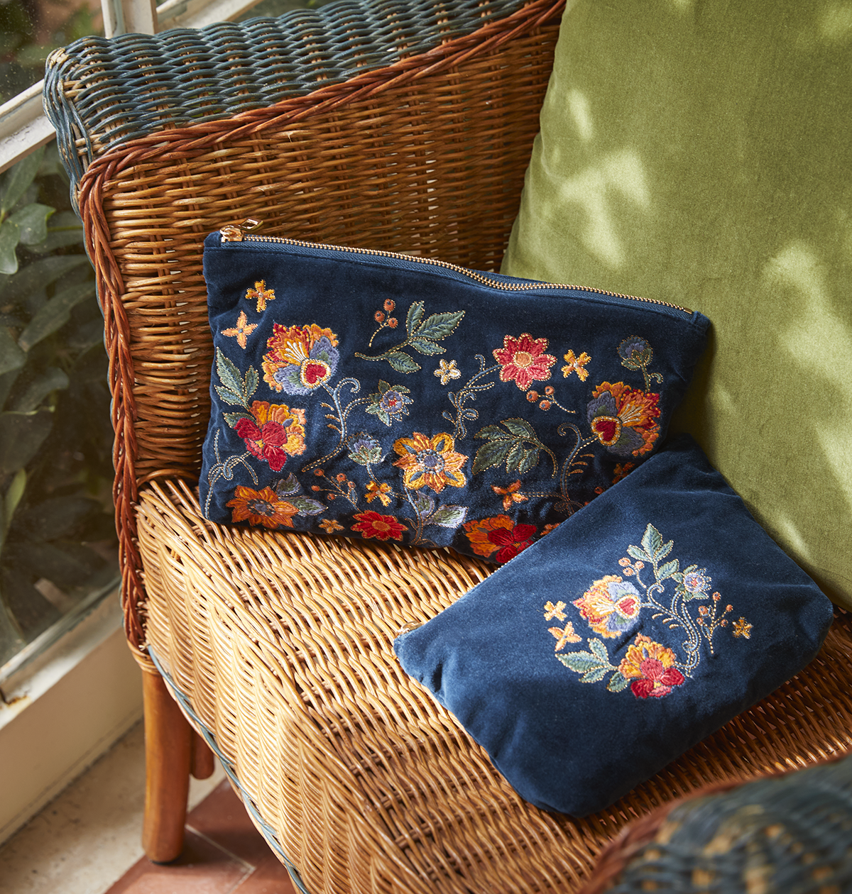 Elizabeth Scarlett Ltd – wholesale Pouch – Women’s – Botanical Garden Everyday Pouch1