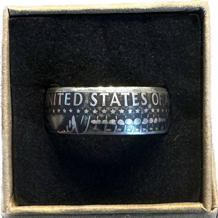 JFK sølvmøntring i halv dollar (omvendt) for engroshandel hos Mountainstruck Coin Rings and Jewelry