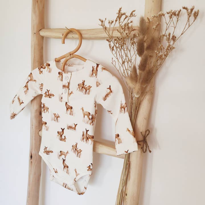 Les p'tites Merveilles de Bérénice - Wholesale Bodysuit (Non-Footed) - Baby - “Sacha” baby bodysuit with long sleeves and press stud collar in silky ecru cotton jersey “Biches”2