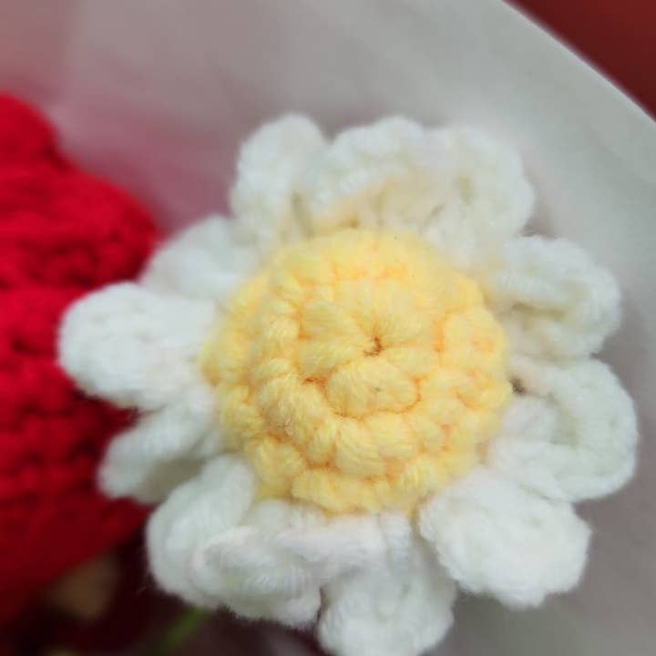 Large Crochet Roses Bouquet Red for wholesale on Faire1