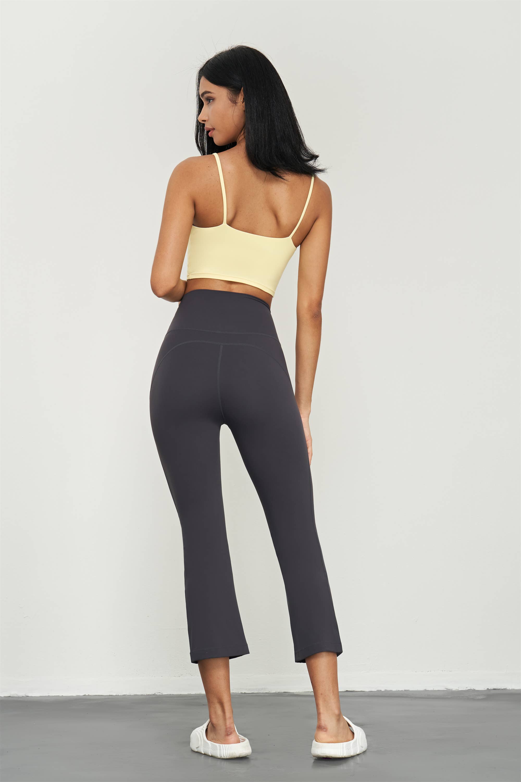 91thelabel - Vente Pantalon de sport – femme - Pantalon de yoga Zinnia Lycra® avec évasement à la cheville6