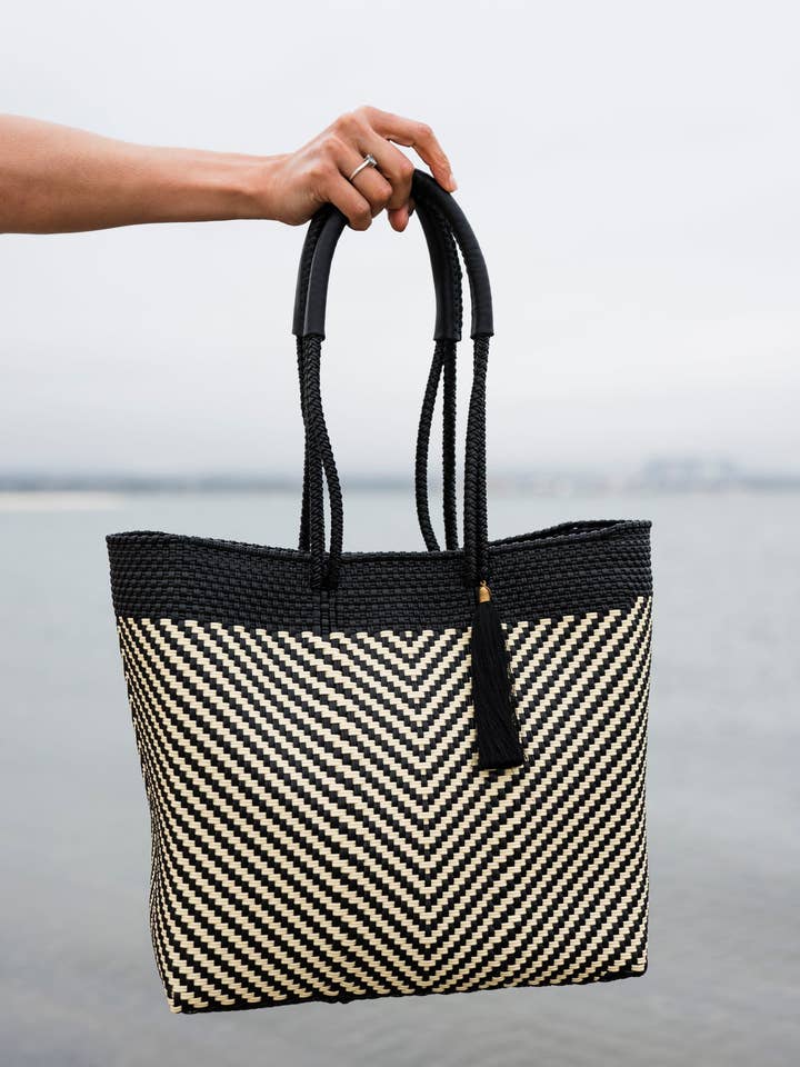 Saco de Praia Resort - Marfim Preto Luxo por atacado de MAVIS BY HERRERA