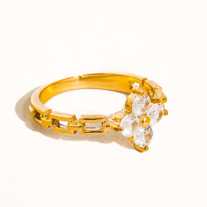 Finn 18K Gold Non-Tarnish Flower Chain Ring for wholesale on Faire2
