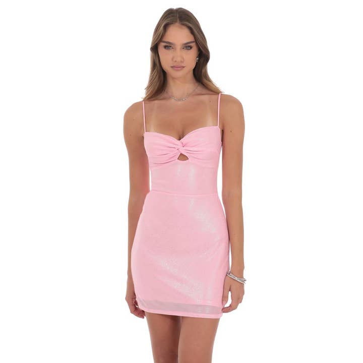 Robe moulante à torsion sur le devant en rose pour la vente par Lucy In The Sky