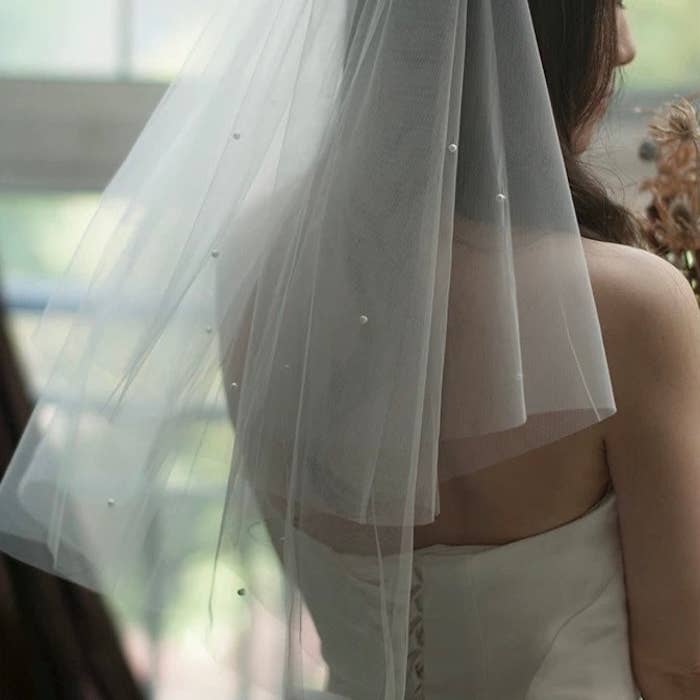 LanLivia - Wholesale Veil - Women's - Elegant Two-tire Bride Veil with Small Pearls5