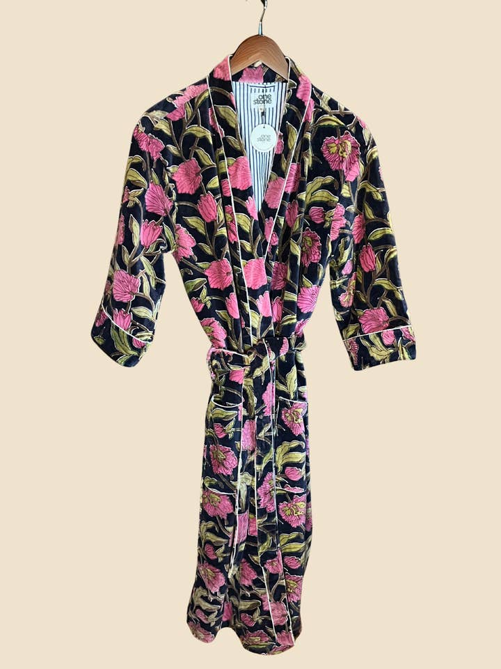 Peignoir en velours Holland Park pour la vente par One Stone Goods