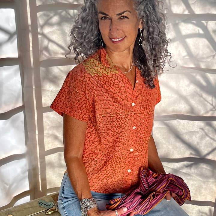 Blusa Arancione di Mumbai per la vendita all'ingrosso da parte di Little Journeys Chicago