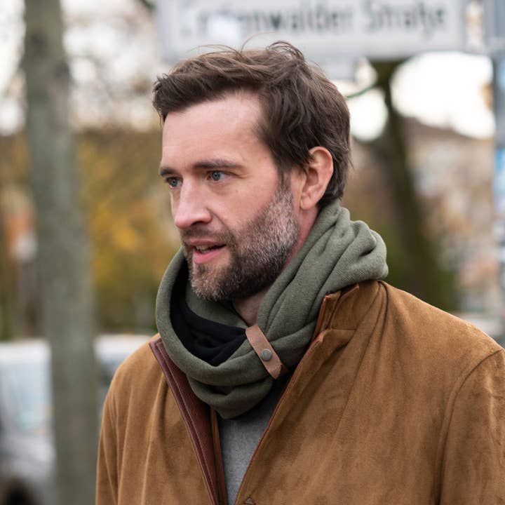 Reversible winter loop scarf I Model GILLIO for wholesale by GAZUR