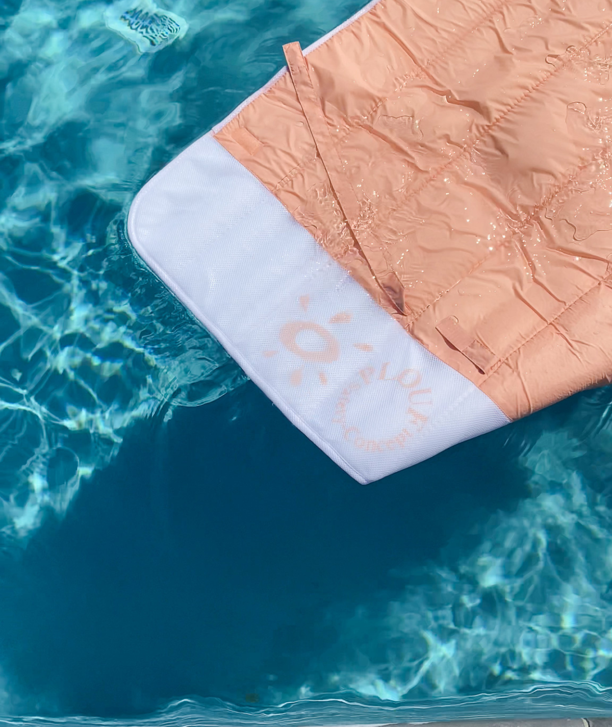 Plouf Safety Concept - Wholesale Inflatables - 2-in-1 Floating Mattress: Relaxation & Idleness5