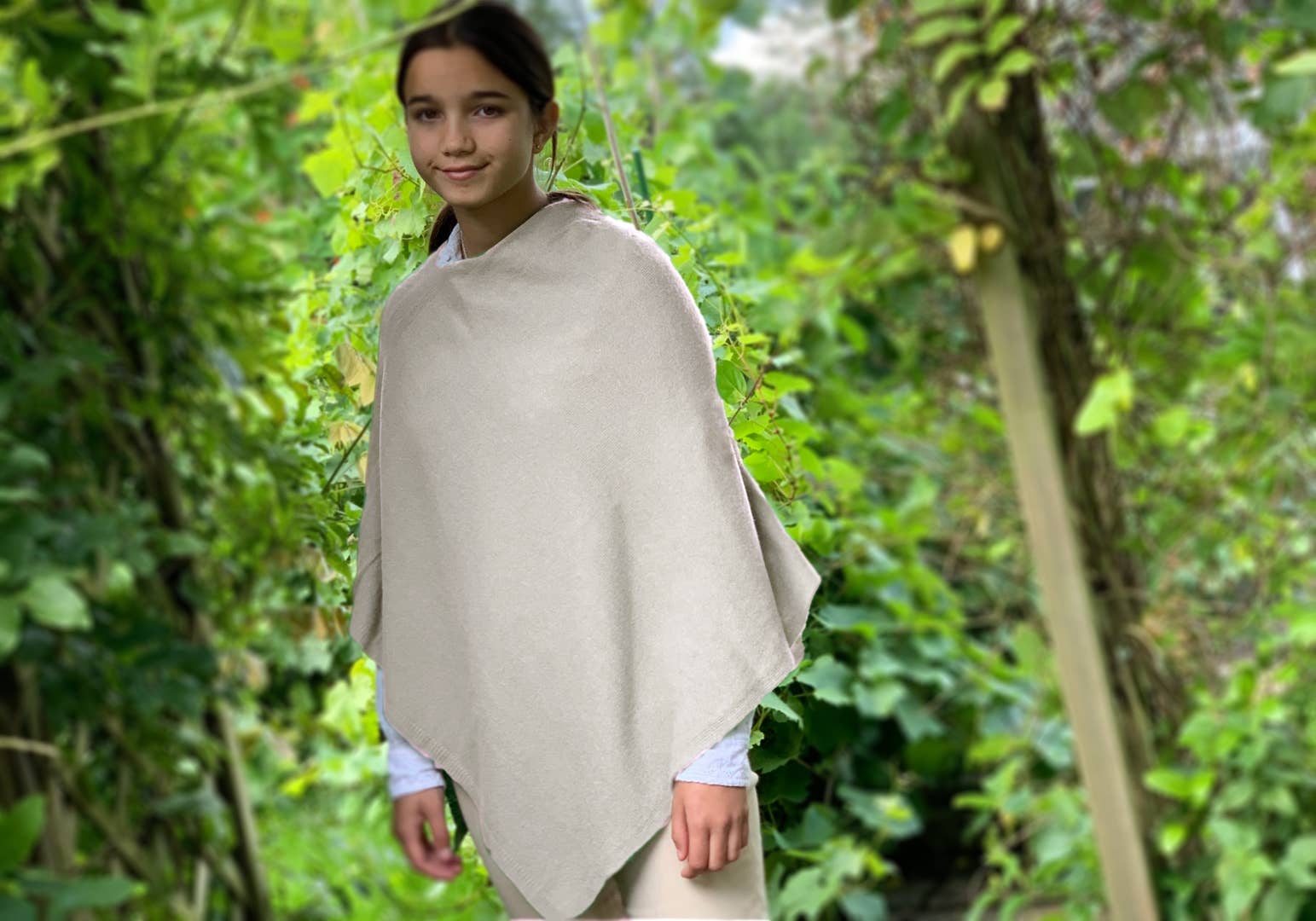 Creatico - Wholesale Poncho - Women's - House of Conti Firenze Cashmere Blend Italian Poncho Regular37