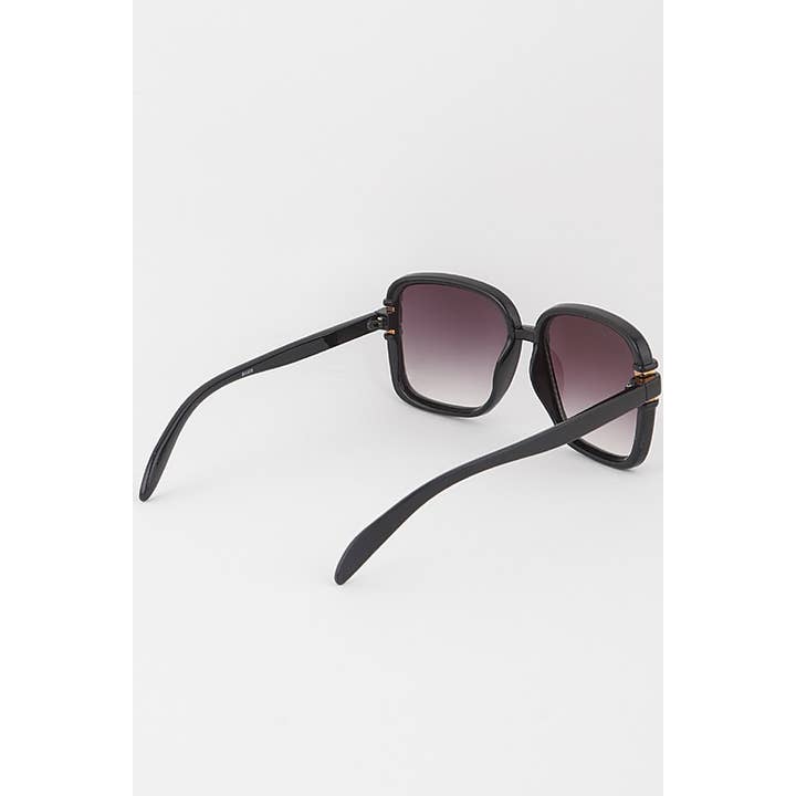 Mix color Minimal Striped Gradient Sunglasses SA836 for wholesale on Faire