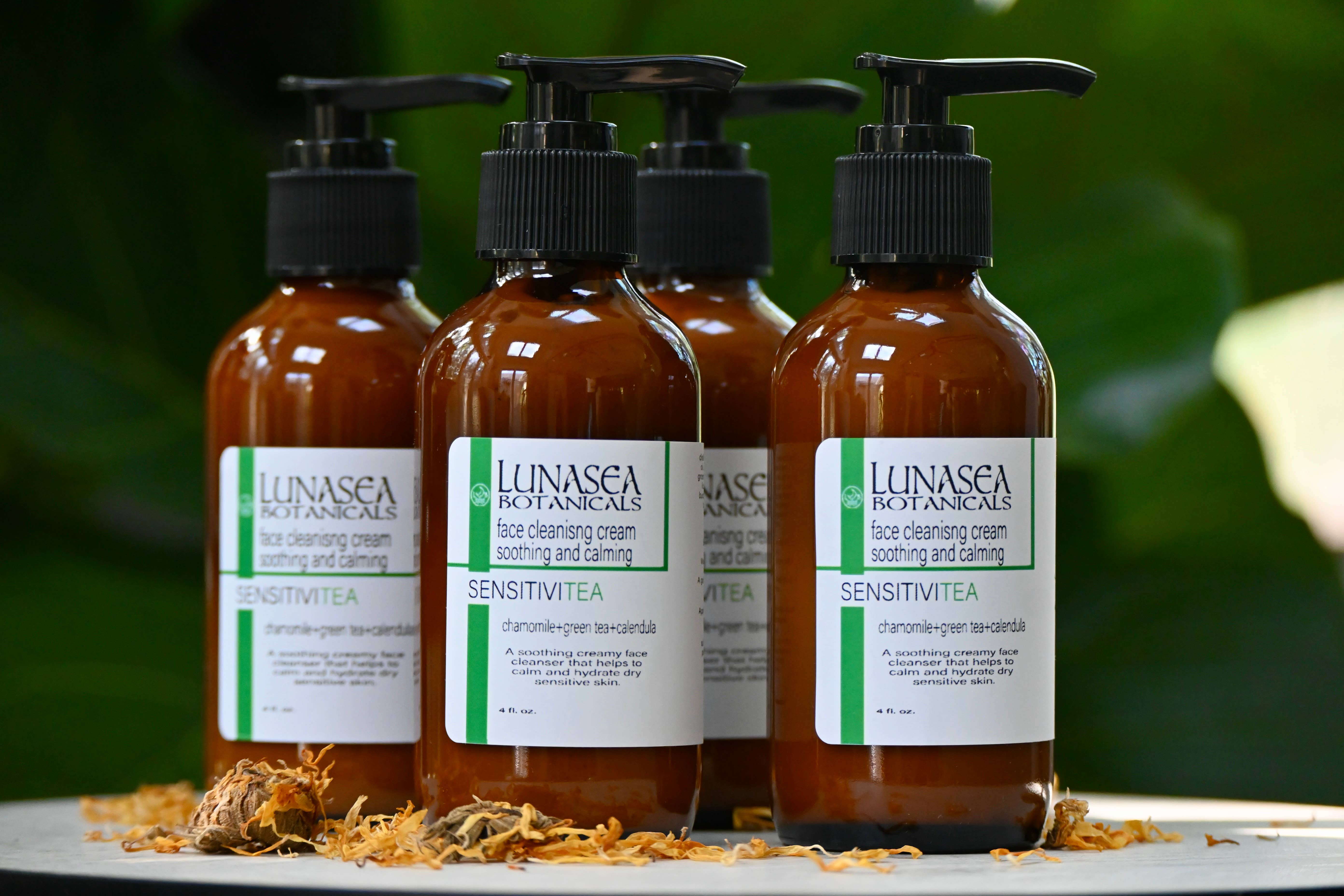 lunasea botanicals - Wholesale Gezichtsreiniger - Sensitivitea Extra zachte crème gezichtsreiniger2