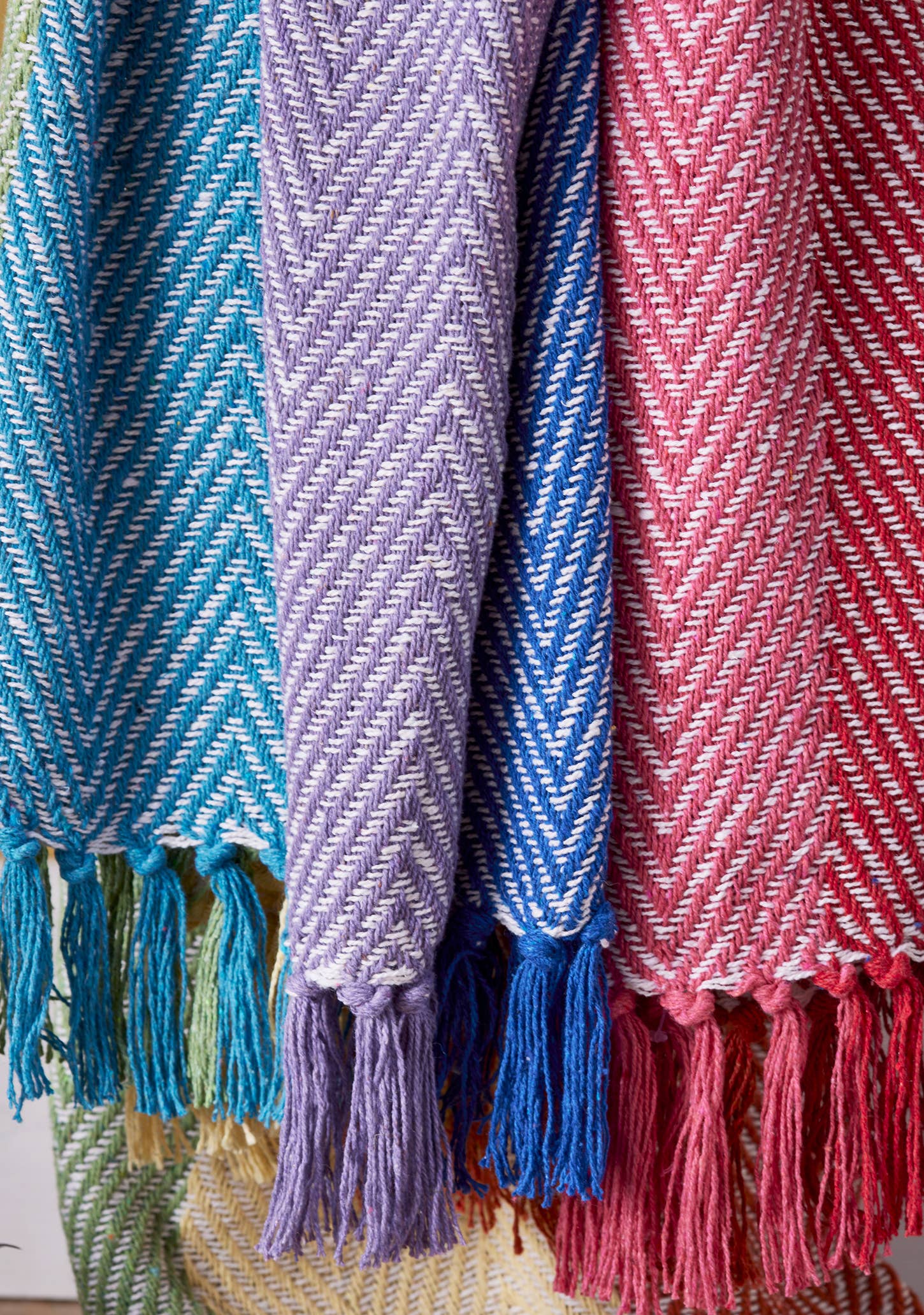 Namaste - Vente Plaids - Plaid en coton recyclé à rayures chevrons arc-en-ciel3