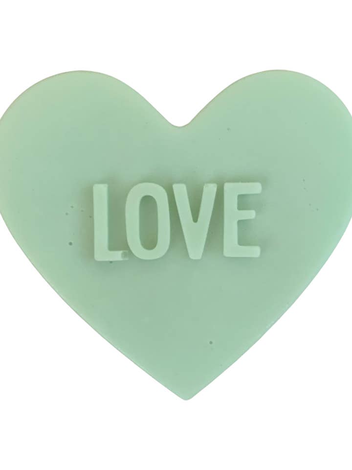 Savon en forme de cœur "Amour" pour la Saint-Valentin | Cadeaux de Saint-Valentin pour la vente par Plunk Soap and Candle Company