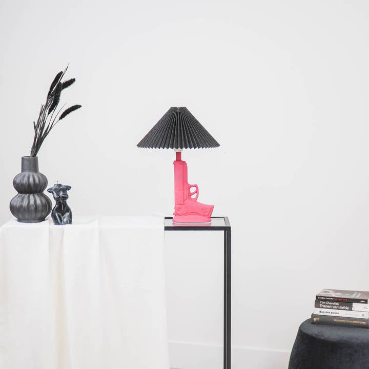 Housevitamin bv - Wholesale Accent/Desk Lamp - Table Lamp - Gun - Ceramic - Neon Pink - E27 - 15x9x32cm6