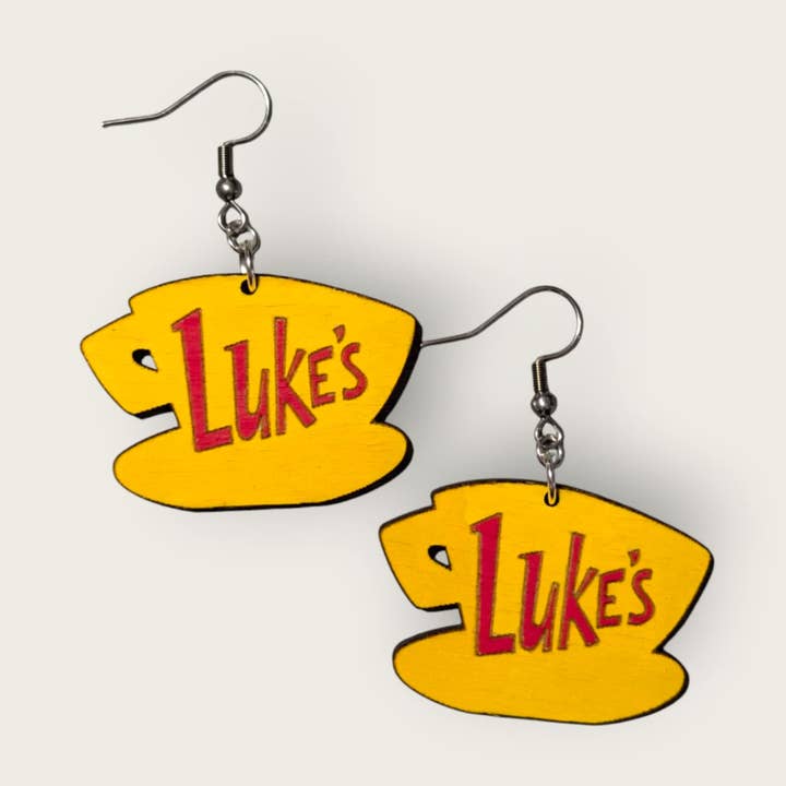 Pendientes de madera pintados a mano de Gilmore Girls Lukes para venta al por mayor de Moon Child Trinkets