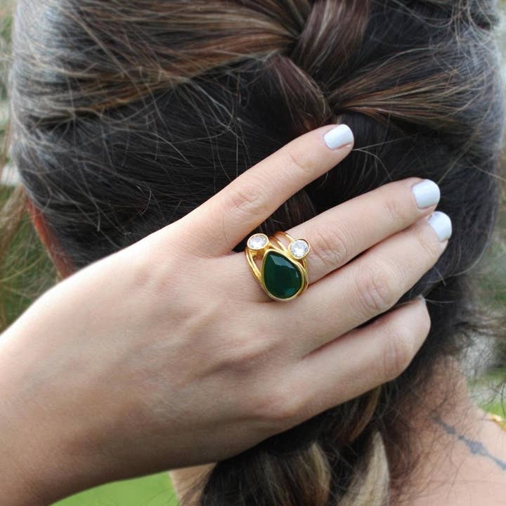 Tiefgrüner Steinring für den Großhandel von Maral Kunst