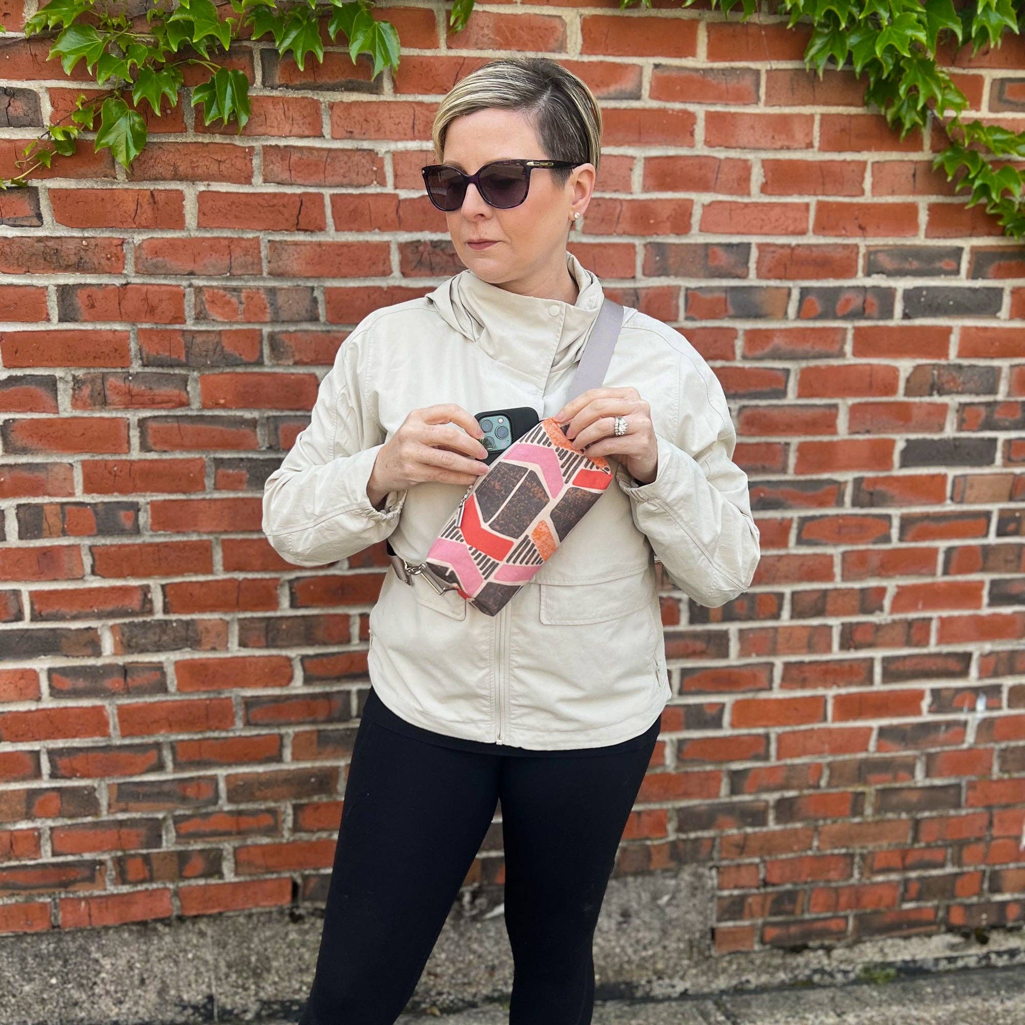 Crosscut Sewing Co. - Wholesale Belt Bag - Women's - Belt Bag Sewing Kit - Supplies, Printed Pattern and Video Tutorial32