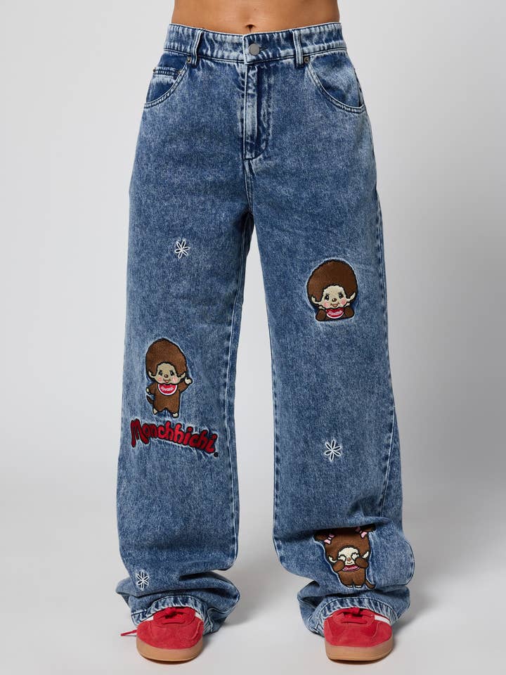 Jean délavé Monchhichi™ pour la vente par SAMII RYAN