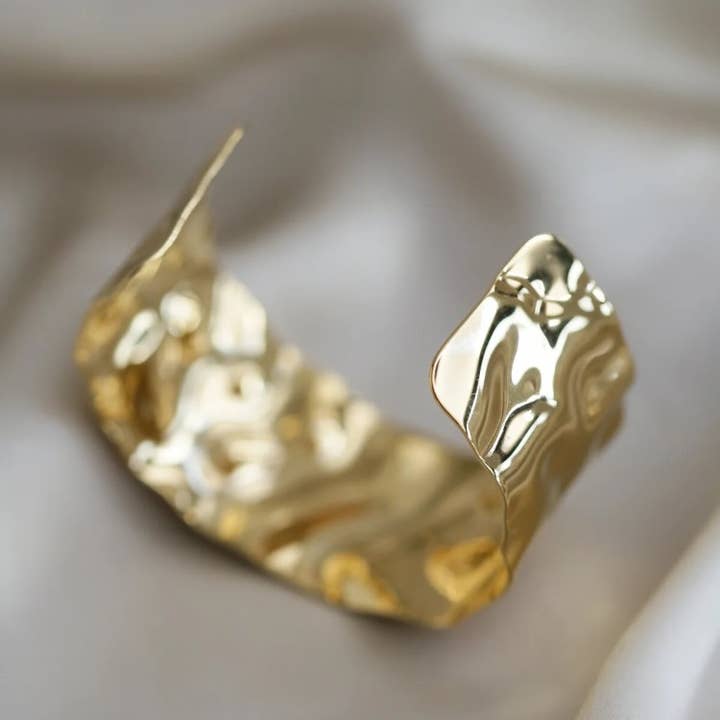 AnnaKey - Wholesale Cuff Bracelet - CRACKLE BRACELET - PERSIE3