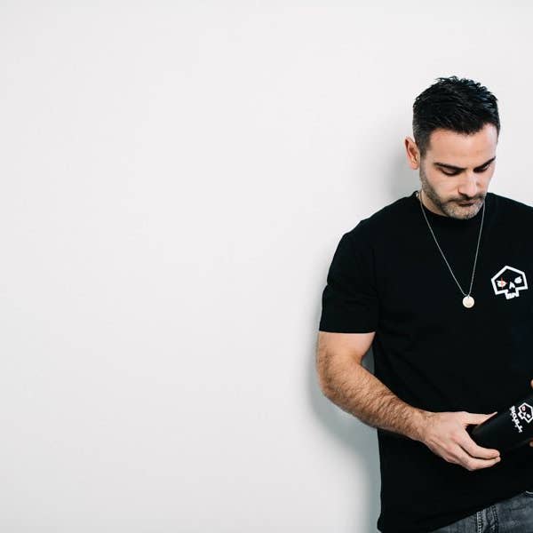 Black SkullRobot Corkcicle for wholesale on Faire1