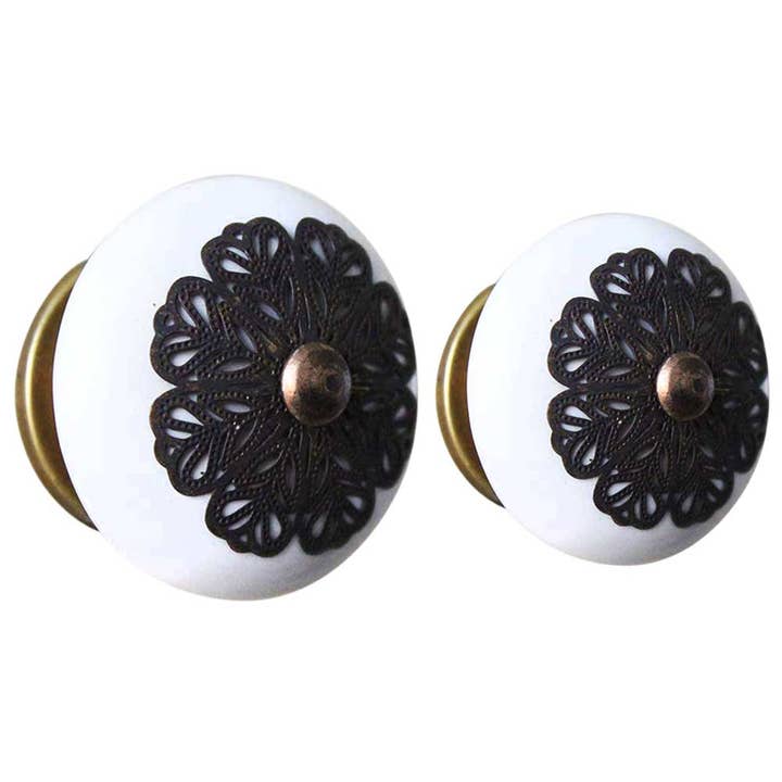 Kräm Kök Byråknoppar Unika Keramiska Spridda Handtag för wholesale av Daana Paani LLC