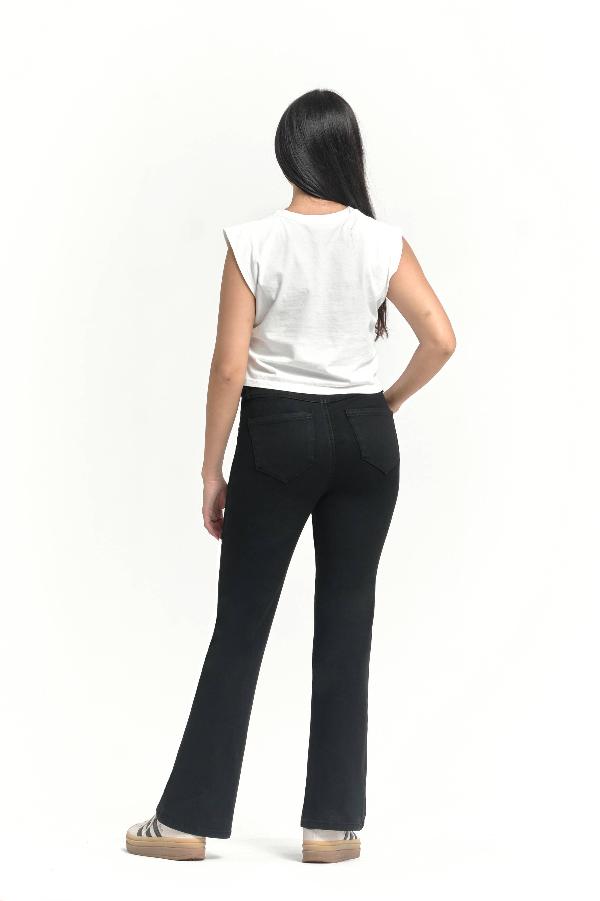 1822 Denim – wholesale Jeans - Dam – 30" Bättre Smör Slim Boot Jean i Svart4