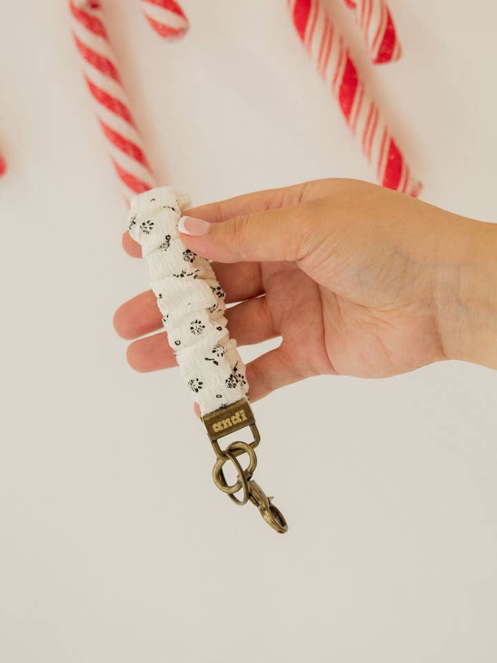 White & Black Flower Keychain for wholesale by Shop Andi