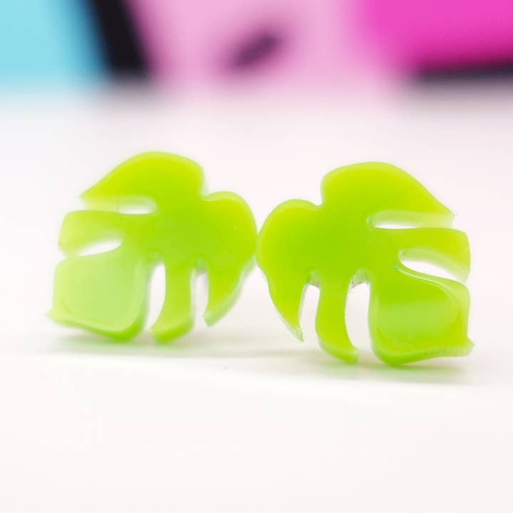 Monstera Leaf Stud Örhängen för wholesale av Silly Loaf