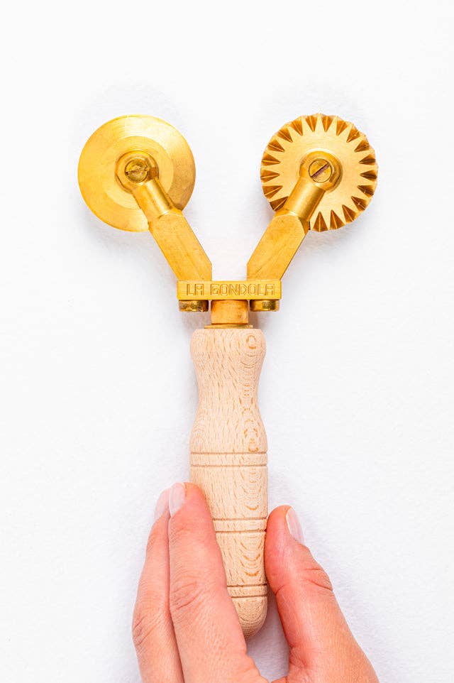 LA GONDOLA – Engroshandel Køkkenredskab – Dobbelt pastaskærerhjul, glat og riflet hjul9