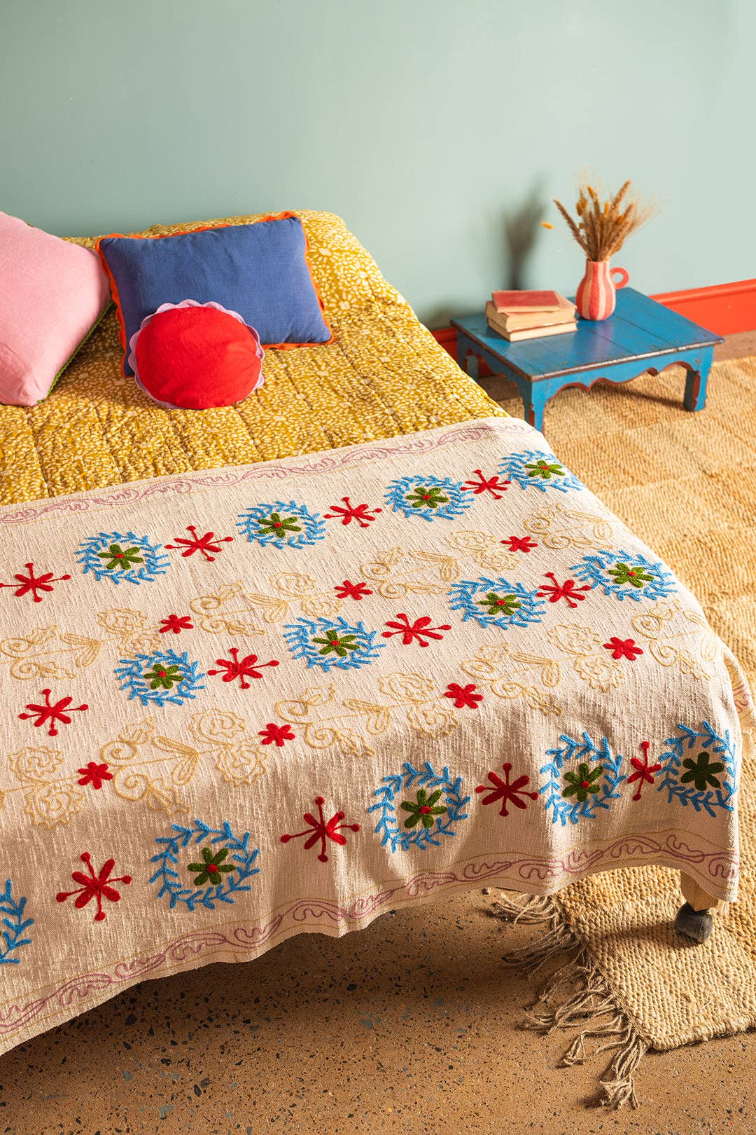 Ian Snow Ltd - Wholesale Throw blanket - Red Flower Embroidered Throw